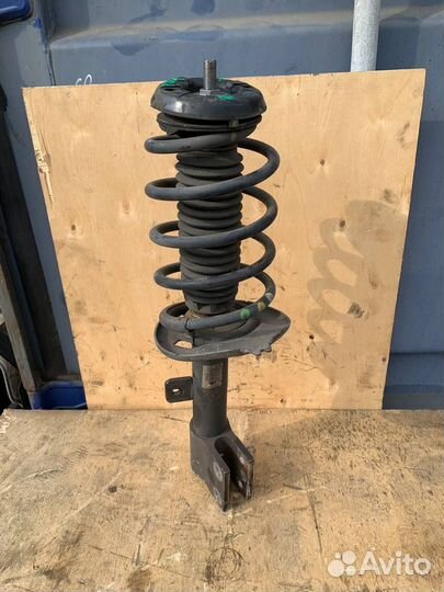 Амортизатор стойка передняя правая Peugeot 3008