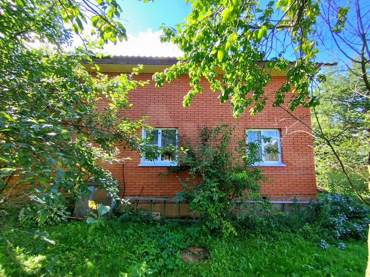 Дом 180 м² на участке 12 сот.