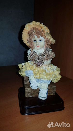 Статуэтка девочка