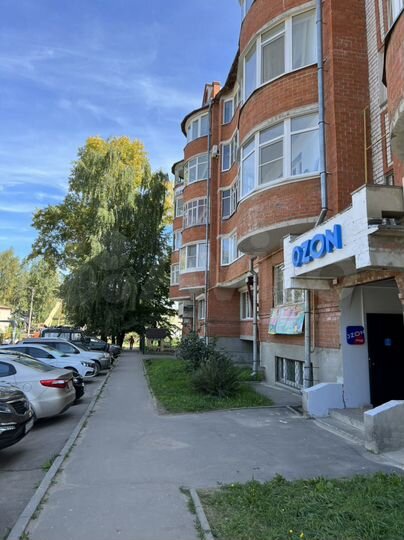 3-к. квартира, 144 м², 1/5 эт.