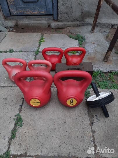 Гиря на 8кг,6кг и на 30кг, ролик для пресса