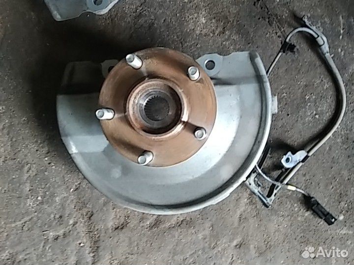 Цапфа Mitsubishi Outlander 3