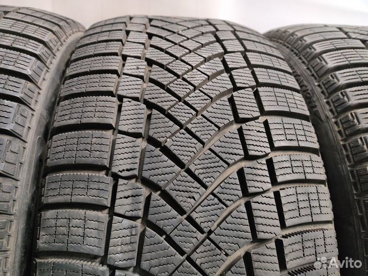 Pirelli Ice Zero 235/55 R19 и 255/50 R19 105H