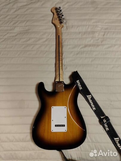 Электрогитара Fender Squier Bullet Stratocaster