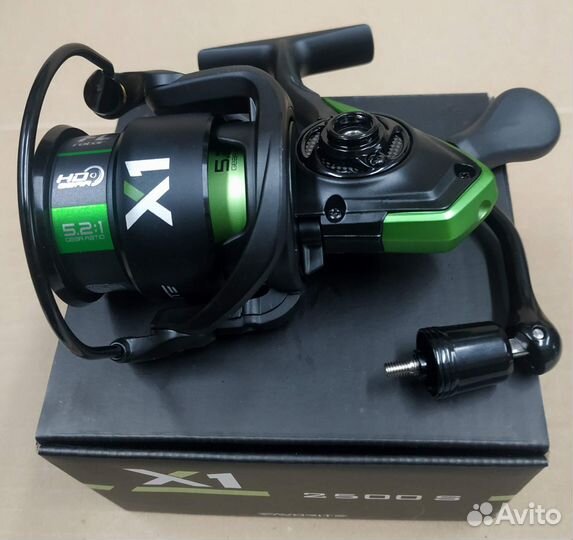 Катушки спиннинговые Favorite