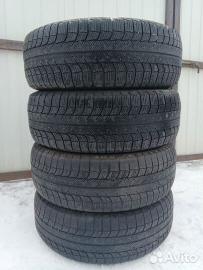Michelin X-Ice 215/65 R16
