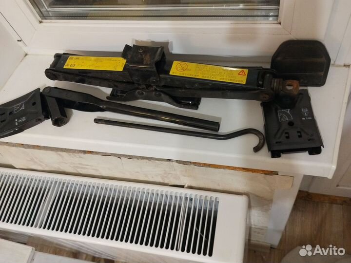 Домкрат винтовой Дискавери 4 оригинал