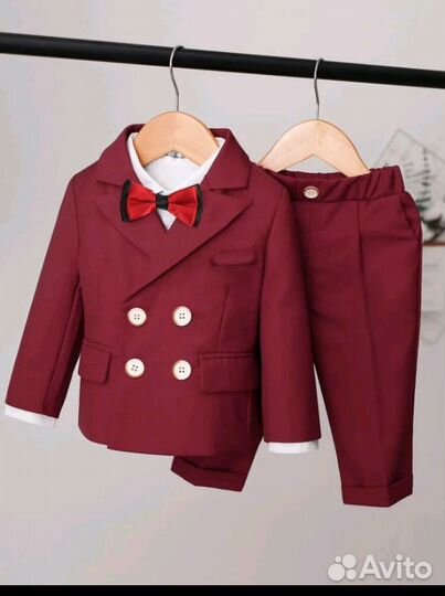 Костюм тройка