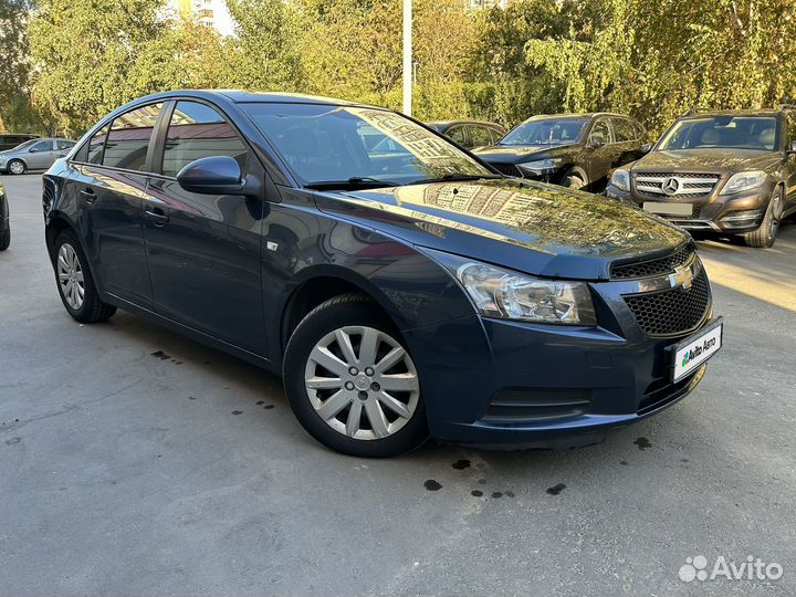 Chevrolet Cruze 1.6 AT, 2011, 109 000 км