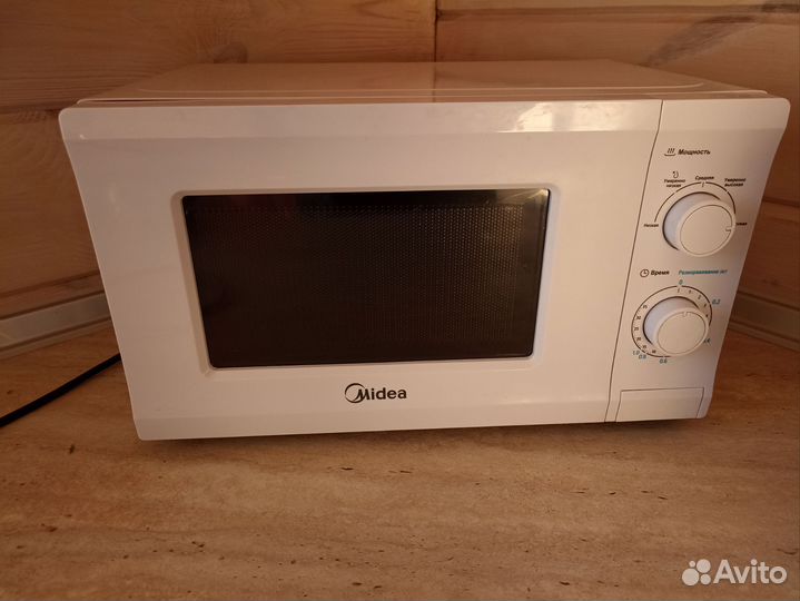 Микроволновая печь Midea mm720cpi микроволновка