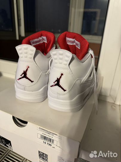 Jordan 4 Retro Metallic Red