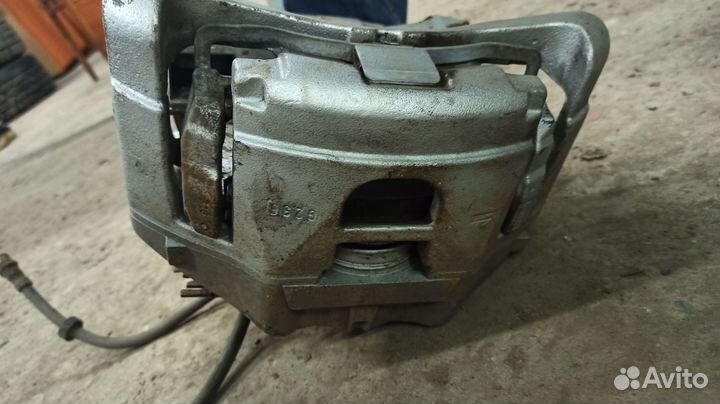 Суппорта, колодки перед 320 мм audi a4 b7