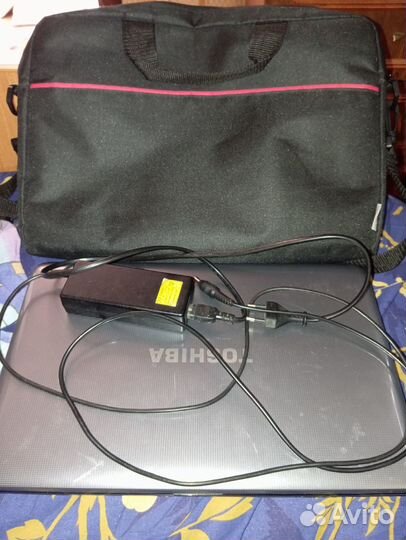 Ноутбук toshiba L850D на запчасти