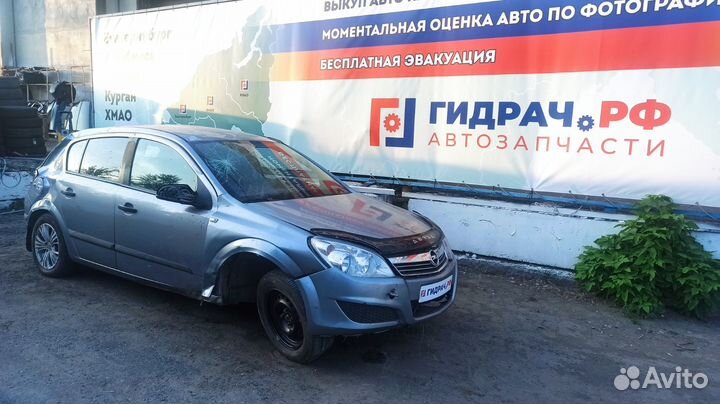 Накладка стекла переднего левого Opel Astra H 5154