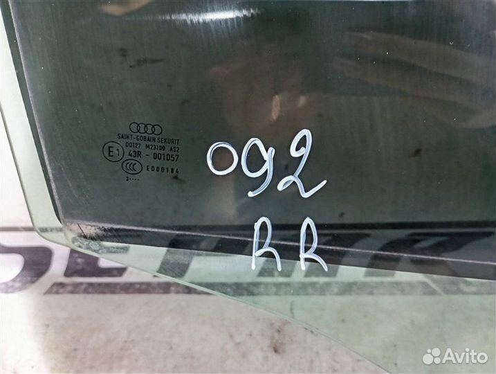 Стекло двери заднее правое Audi A3 8P 1.8 CDA 2009