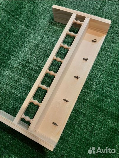 Вешалка настенная