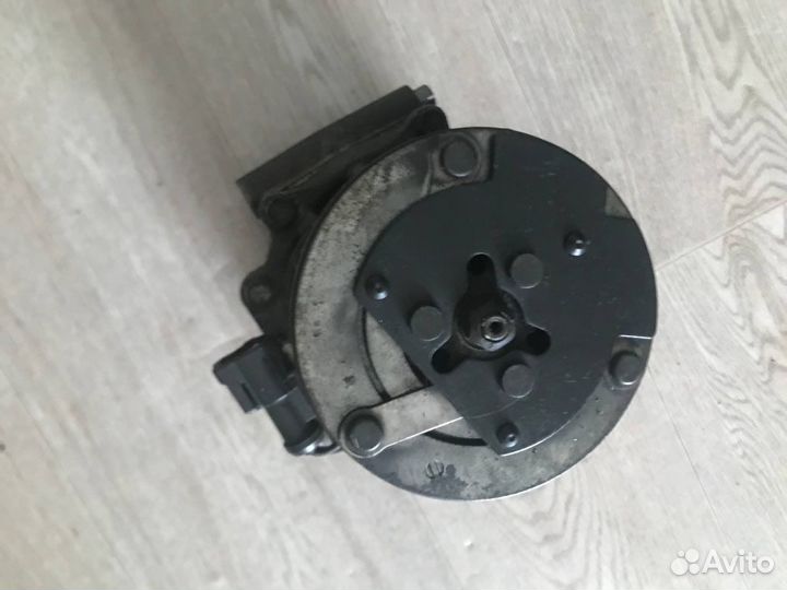Компрессор кондиционера Ford Fusion