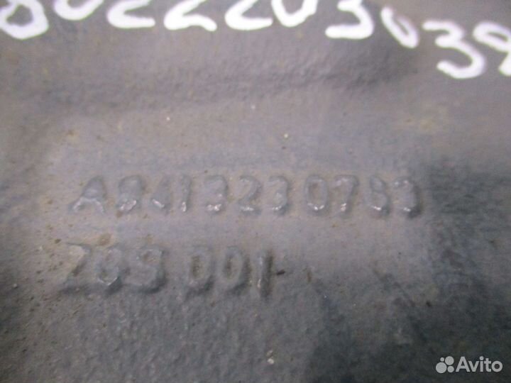 Кронштейн стойки стабилизатора Mercedes-Benz A9413