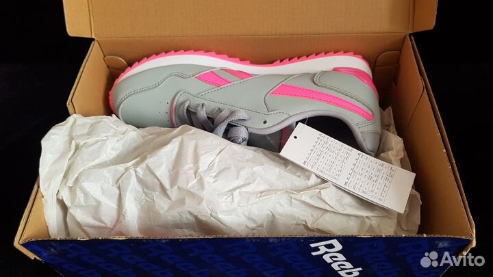 Кроссовки женские 37 размер новые
