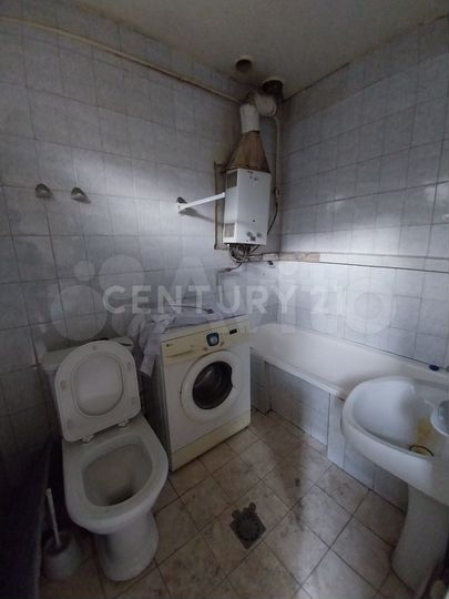 4-к. квартира, 72 м², 1/1 эт.