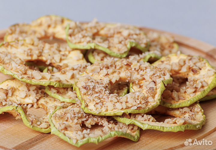 Яблоко с грецким орехом и мёдом