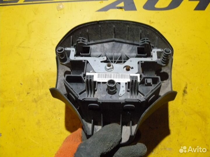 Подушка безопасности в руль Peugeot 206 2002г