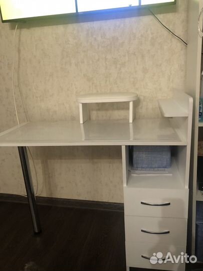 Стол для маникюра бу