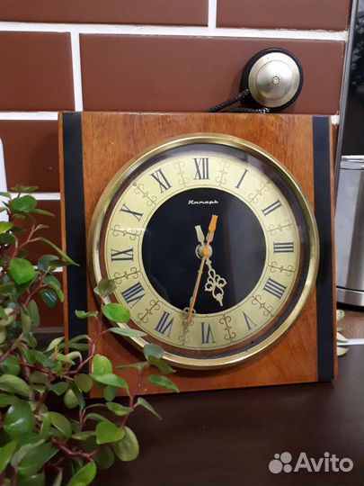 Часы настенные СССР янтарь