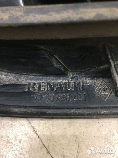 Фонарь правый Renault Megane