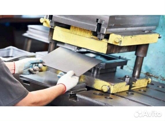 Штамповщица (штамповщик)