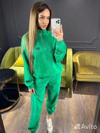 Костюм спортивный