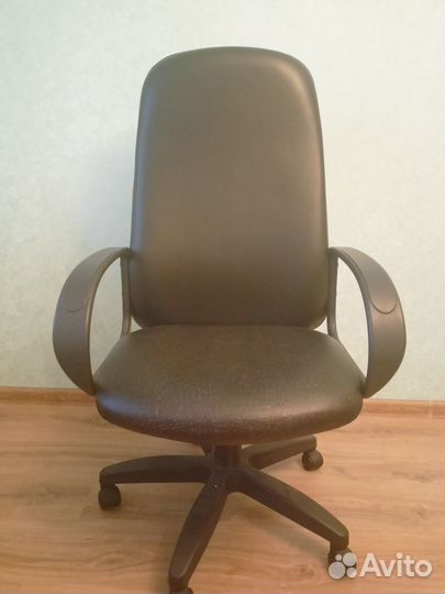 Кресло офисное кожзам