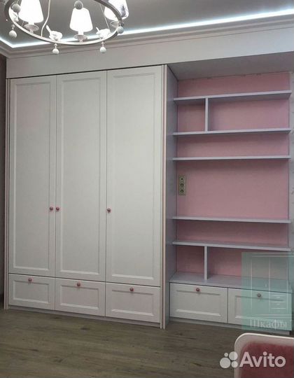 Распашной шкаф