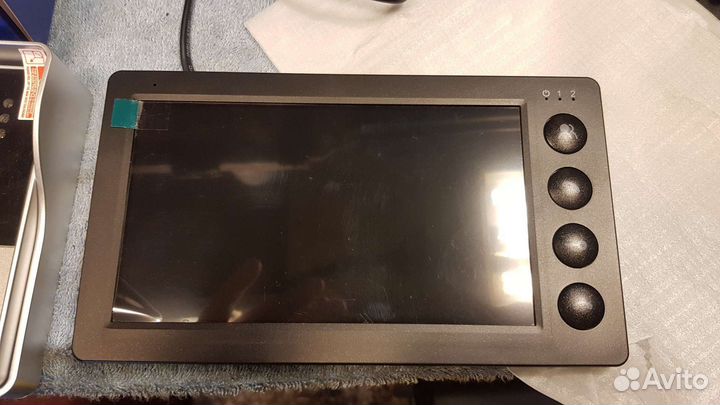 Видеодомофон с картами доступа