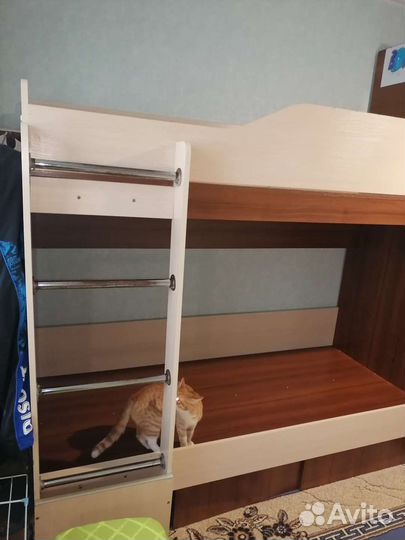 Двухярусная кровать бу