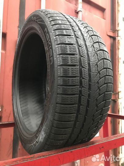 Nokian Tyres WR A4 235/45 R17 110V