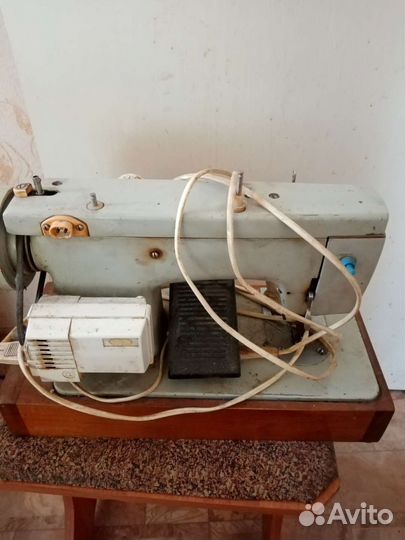 Швейная машина Подольск 142