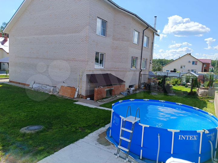 Таунхаус 212 м² на участке 6 сот.