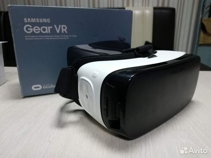 Очки виртуальной реальности samsung Gear VR (R322)