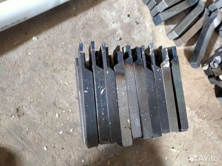 Петли приварные, гаражные, токарные резцы