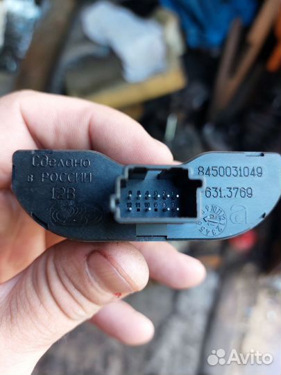Кнопки подогрева сидений Лада Веста