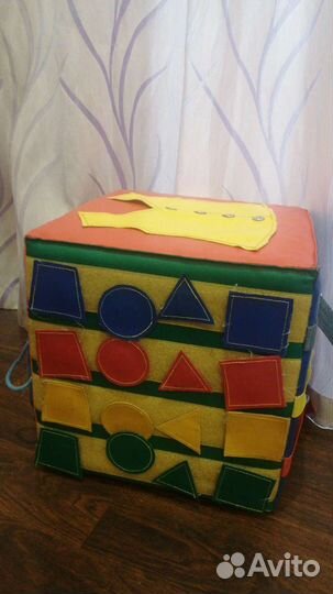 Развивающие игрушки: кубик умные ладошки