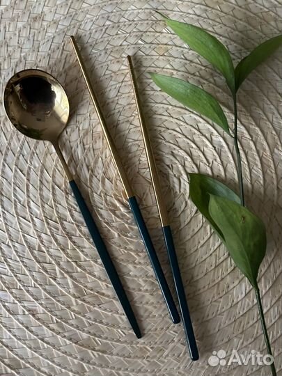 Столовые приборы комплект