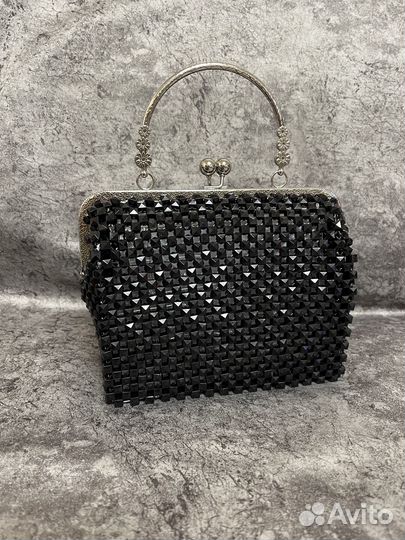 Сумка из бусин с фермуаром