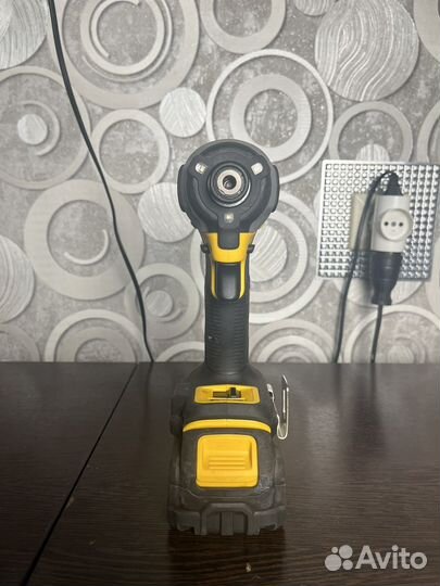 Аккумуляторный винтоверт Dewalt dcf 850