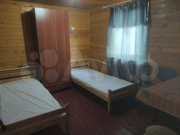 Комната 9 м² в 8-к., 1/2 эт.