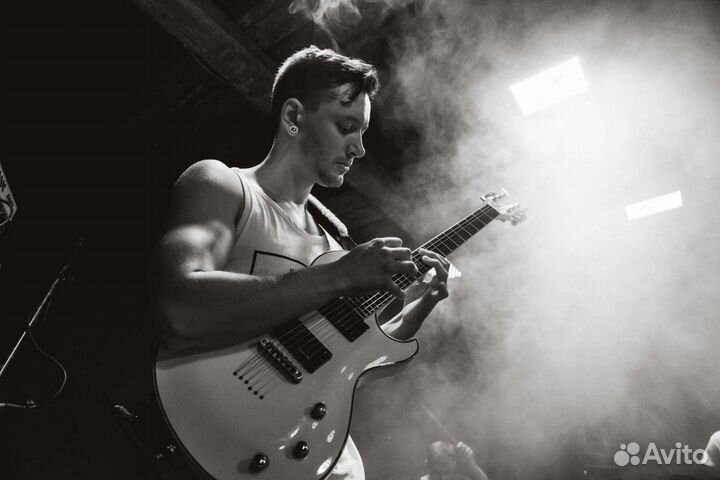 Уроки игры на электрогитаре очно, онлайн, выезд