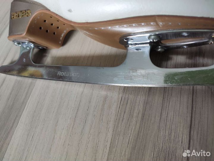 Фигурные коньки edea overture 215