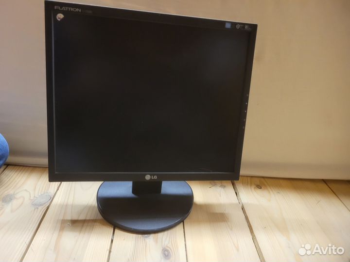 Компьютерные мониторы 4 шт