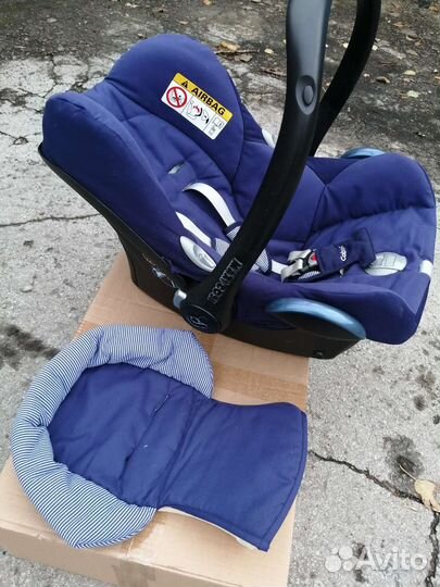 Детское авто кресло maxi cosi Cabrio Fix